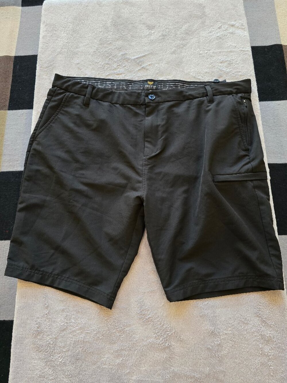 Shorts men by Industry clothing co. size 38